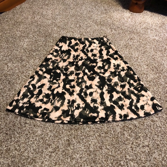 H&M High Waisted Skirt - Picture 1 of 3